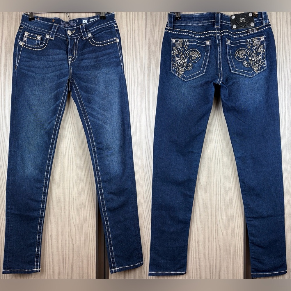 NWOT Miss Me Signature-Rise Skinny Jeans ~ in Dark Blue w/Jewel Embroidered ~ 27